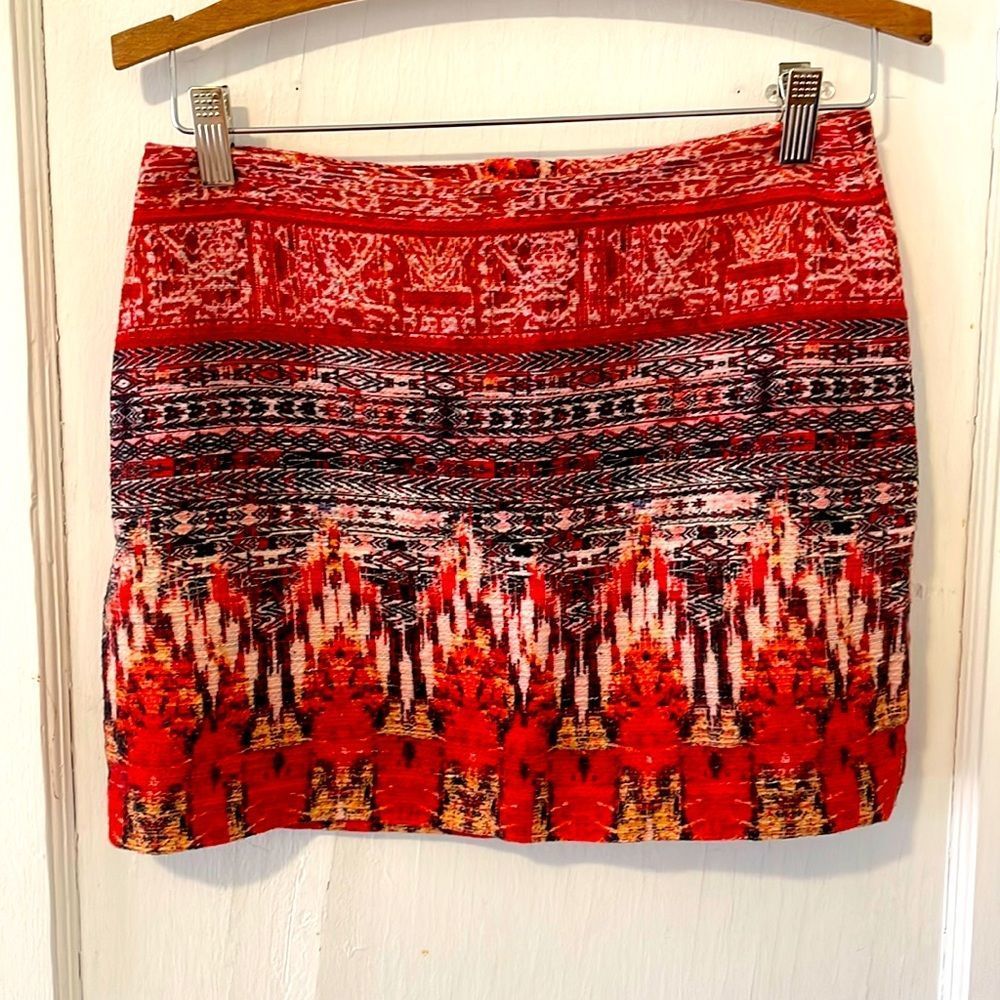 H&M Red Print Skirt Sz 4 Ikat Tribal Print